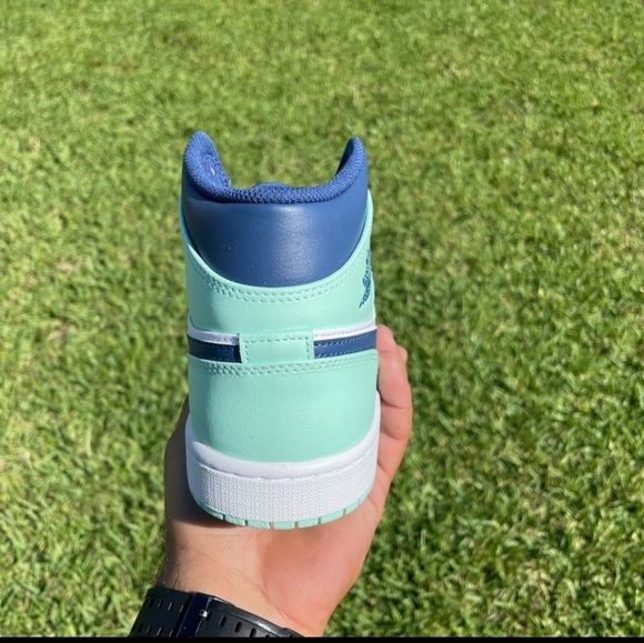 Nike Air Jordan 1 Mid Blue Mint White Navy AJ1 Size 11.5 MEN 554724-413 - Picture 6 of 8